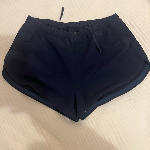 Outdoor voices stretch crepe track shirts - Picture 7 of 8